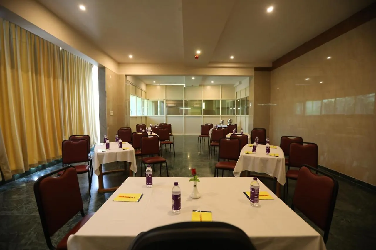 Townhouse J K Golden Embassy Hotel Maiçor
